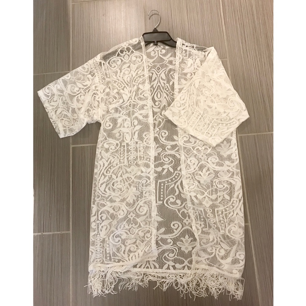 🌼 Charlotte Russe White Lace Kimono 🌼